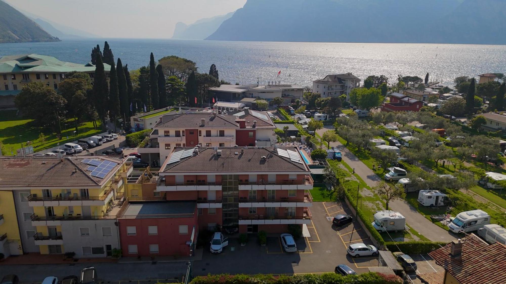 Hotel Garni Villa Magnolia Torbole Sul Garda Exterior foto