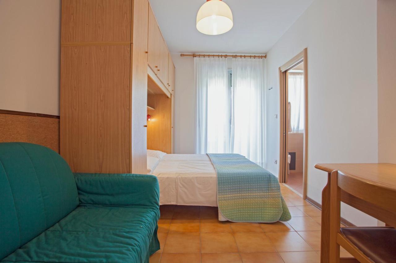 Hotel Garni Villa Magnolia Torbole Sul Garda Habitación foto