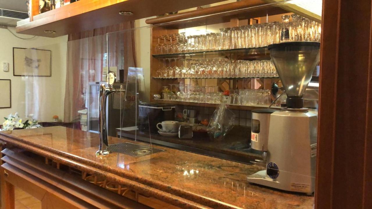 Hotel Garni Villa Magnolia Torbole Sul Garda Exterior foto